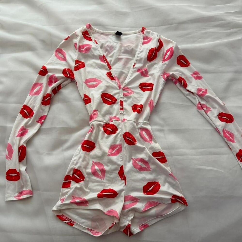 Windsor Women's Pink and White Pajamas